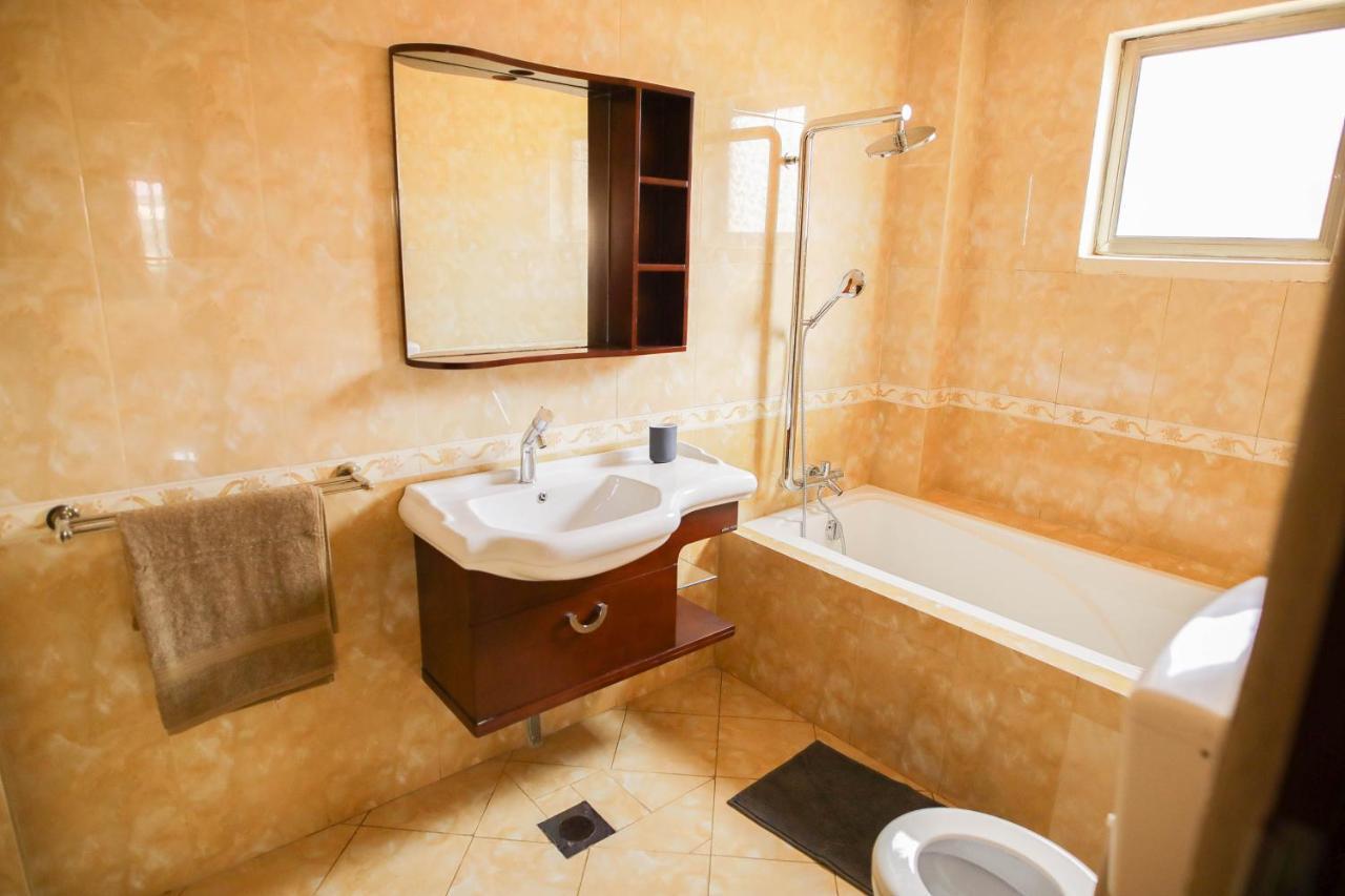 La Casa Baatsona Apts Sakumono Extérieur photo
